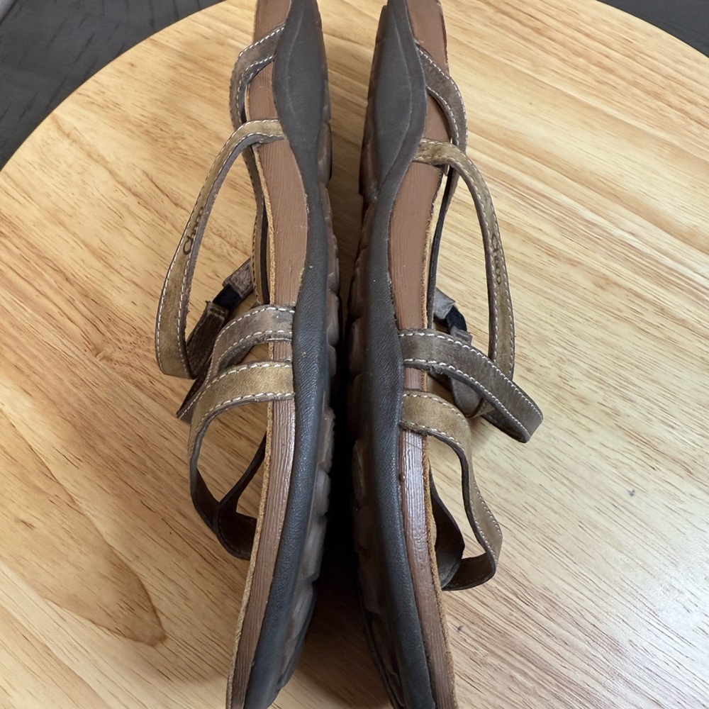 Chaco Women’s leather strap sandals - Picture 8 of 10